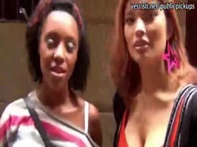 שתי נערות קולג' מקבלות כסף עבור זיון עם זר