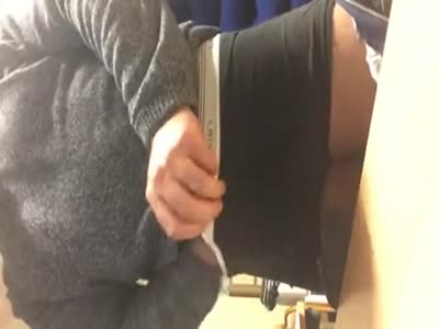 חובבן חרמן מאונן אל מול מצלמה!