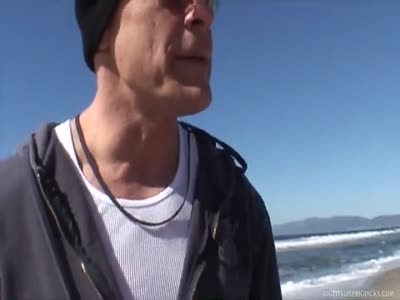 כוסית עם חזה גדול מזדיינת לאחר צילומים!