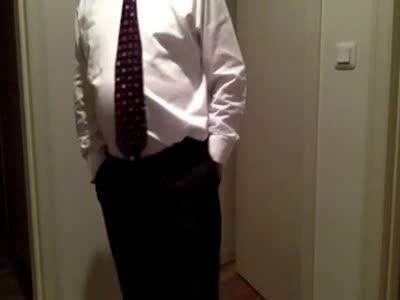 בחור חרמן ושמן נשאר בתחתונים!